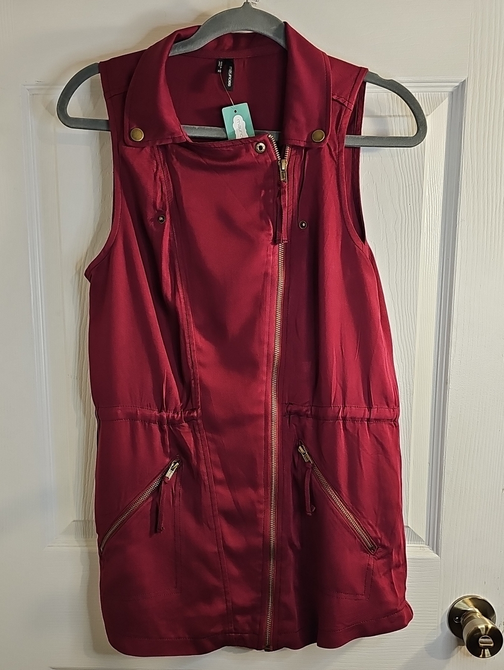 Maurices Sleeveless Zip-Front Vest in Deep Wine